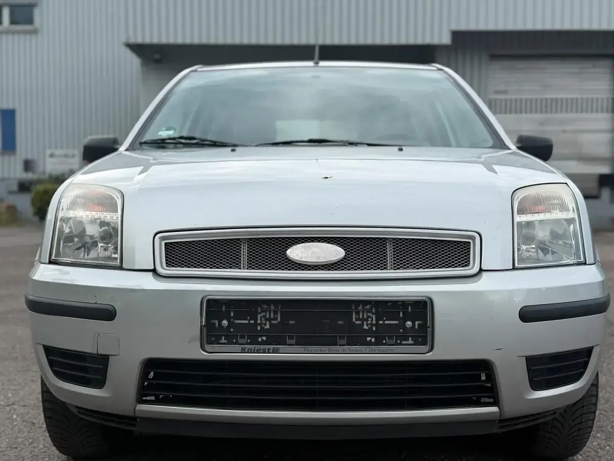 Brugt Ford Fusion 80 HK (58 kW) 2004 Sølv Hatchback