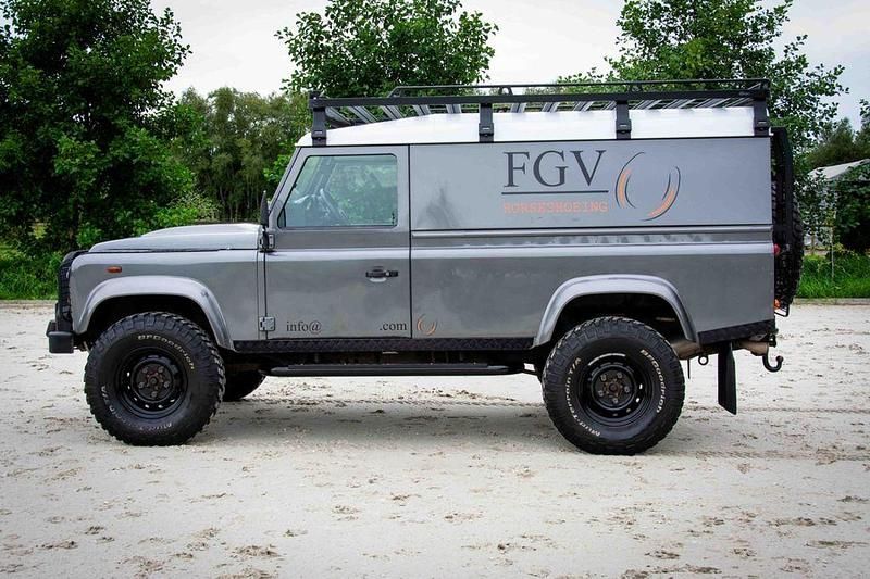 Grau Gebraucht 2014 Land Rover Defender SUV | 51.200 € (Fairer Preis) - Bild 1/4