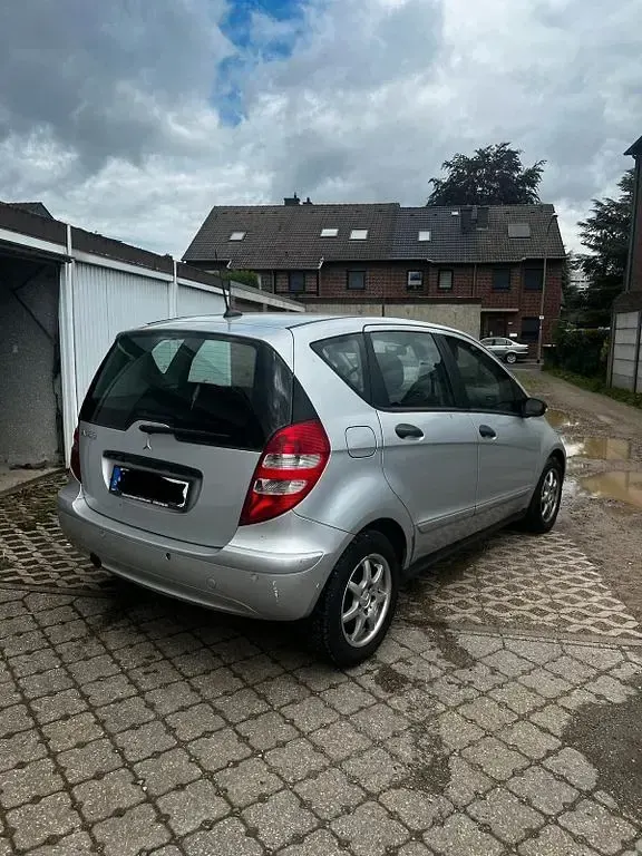 Gebraucht Mercedes A150 Elegance 95 PS (69 kW) 2006 Silber Van / Kleinbus