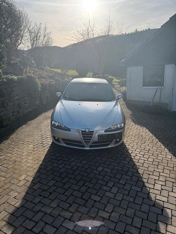 Silber Gebraucht 2007 Alfa Romeo 147 Kleinwagen | 1.499 € (Fairer Preis) - Bild 1/4