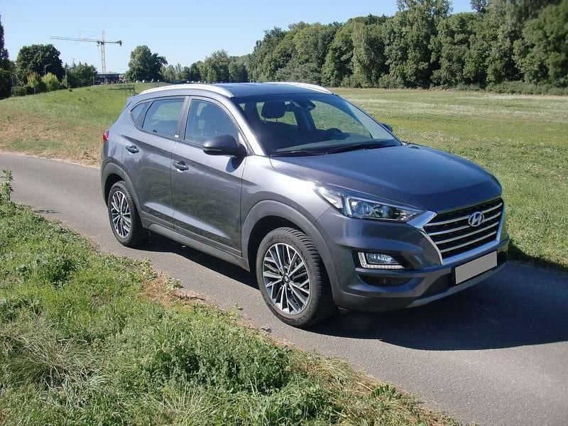 Grau Gebraucht 2020 Hyundai Tucson SUV | 17.777 € (Superpreis) - Bild 1/4