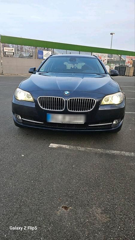 Gebraucht BMW 525 218 PS (160 kW) 2012 Blau Kombi
