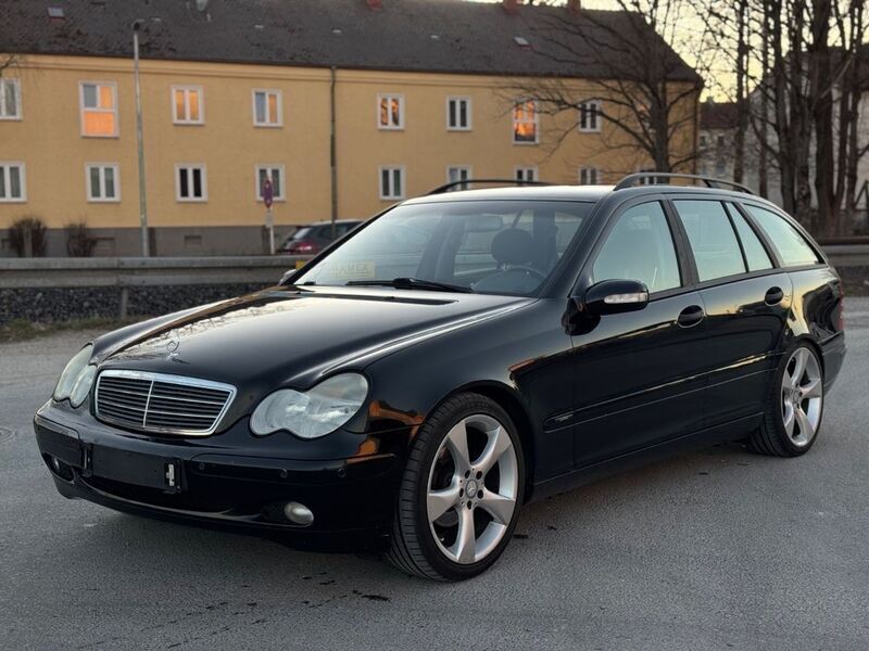 Schwarz Gebraucht 2003 Mercedes C180 Kombi | 1.790 € (Fairer Preis) - Bild 1/4