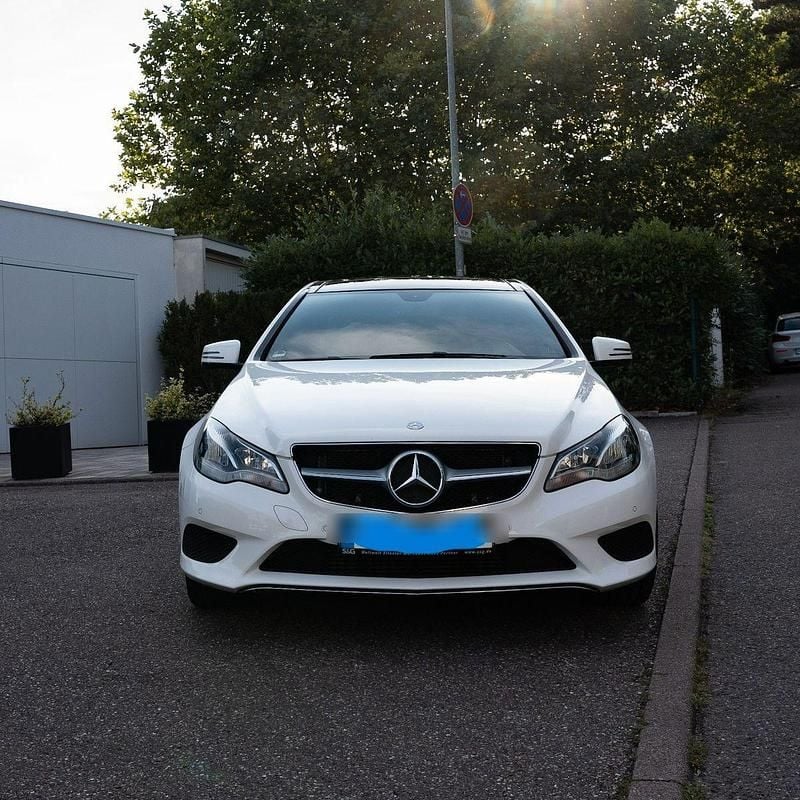 Gebraucht Mercedes E200 184 PS (135 kW) 2015 Weiß Coupé