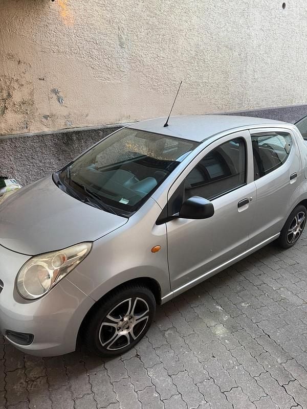 Gebraucht Suzuki Alto 68 PS (50 kW) 2013 Silber Kleinwagen