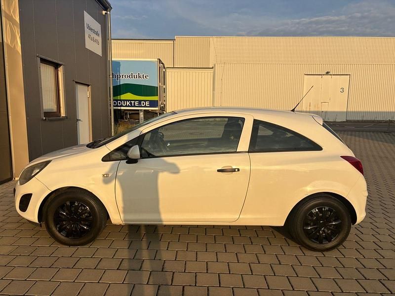 Używany Opel Corsa Selection 69 KM (50 kW) 2014 Biały Hatchback