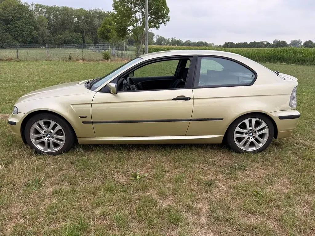 Gebraucht BMW 318 143 PS (105 kW) 2004 Gold Limousine
