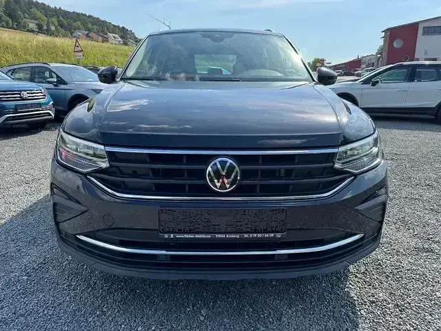 Gebraucht VW Tiguan Move 122 PS (89 kW) 2023 Schwarz SUV