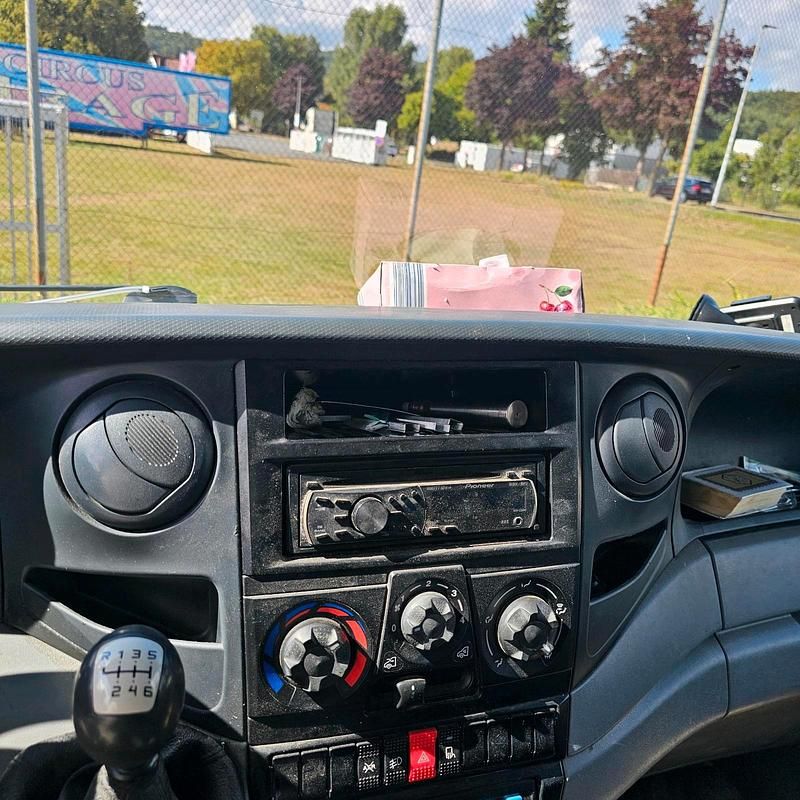 Weiß Gebraucht 2010 Iveco Daily Van / Kleinbus | 4.000 € - Bild 1/4