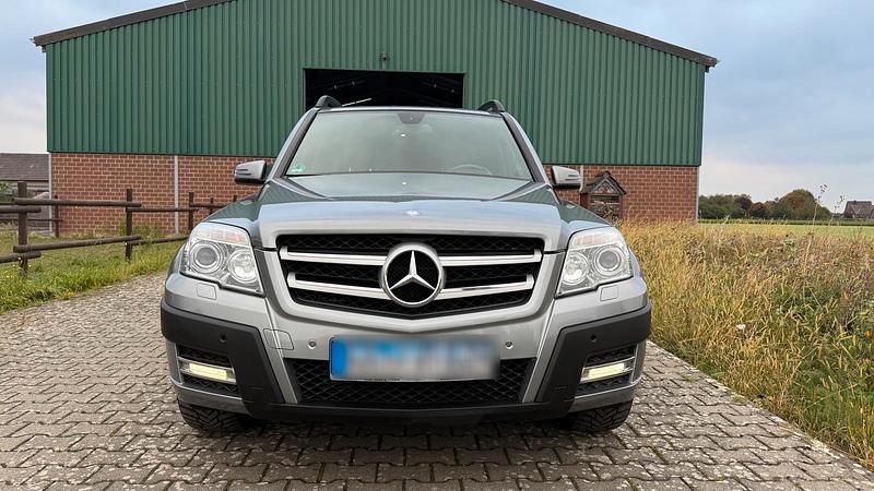 Grau Gebraucht 2011 Mercedes GLK250 SUV | 11.500 € (Guter Preis) - Bild 1/4