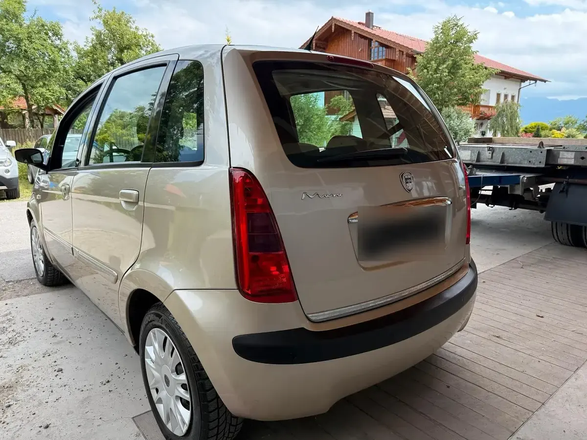 Gebraucht Lancia Musa 95 PS (69 kW) 2005 Gold Van / Kleinbus