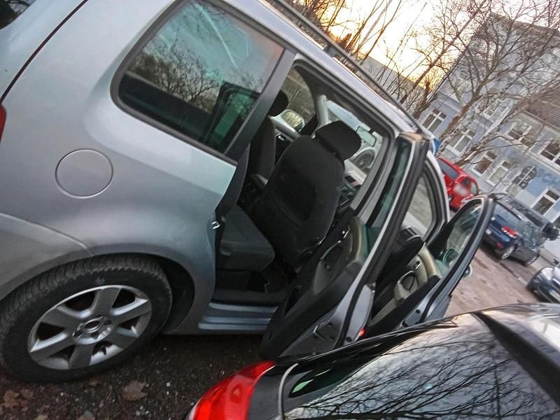 Gebraucht VW Touran 105 PS (77 kW) 2004 Silber Van / Kleinbus