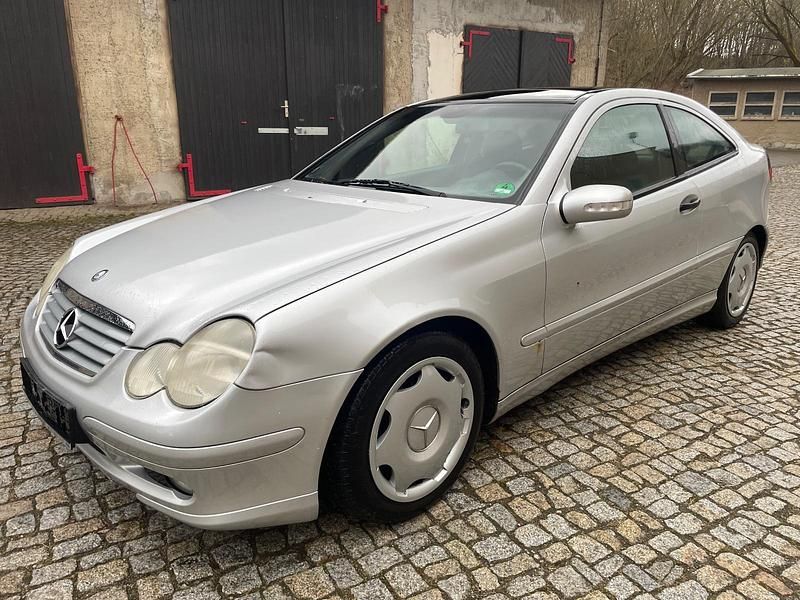 Gebraucht Mercedes C200 163 PS (119 kW) 2002 Silber Coupé