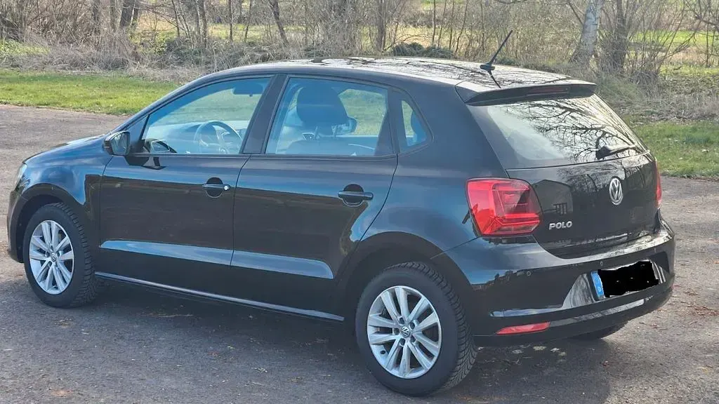 Second-hand VW Polo Comfortline 75 CP (55 kW) 2017 Negru Berlinǎ
