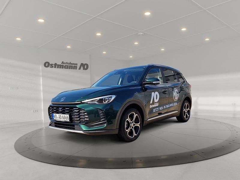 Grün (emerald green) Gebraucht 2025 MG ZS Comfort Limousine | 23.440 € (Teuer) - Bild 1/4