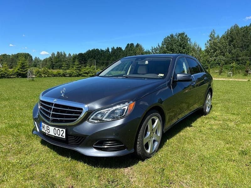 Grau Gebraucht 2016 Mercedes E350 Elegance Limousine | 19.000 € - Bild 1/4