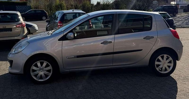 Gebraucht Renault Clio II Rip Curl 75 PS (55 kW) 2007 Silber Limousine