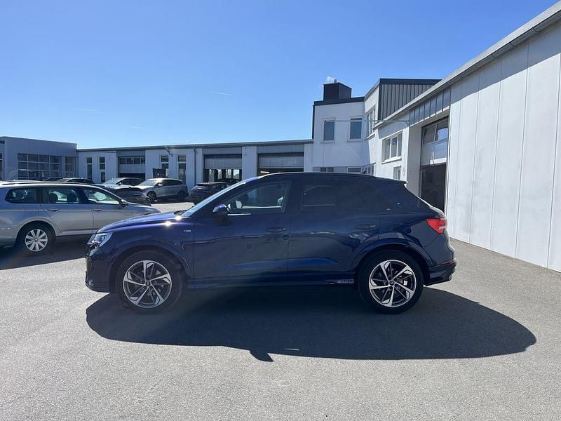 Gebraucht Audi Q3 S-Line 150 PS (110 kW) 2023 Navarrablau SUV