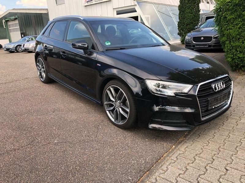 Schwarz Gebraucht 2019 Audi A3 Sportback S-Line Limousine | 16.990 € (Guter Preis) - Bild 1/4