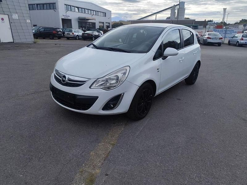 Weiß Gebraucht 2012 Opel Corsa Limousine | 2.750 € (Guter Preis) - Bild 1/4