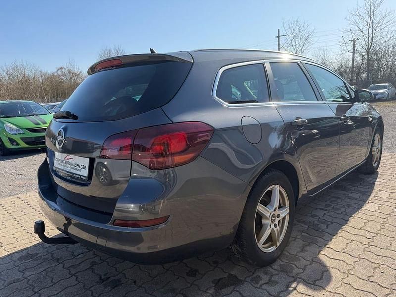 Gebraucht Opel Astra Innovation 179 PS (131 kW) 2012 Grau Kombi