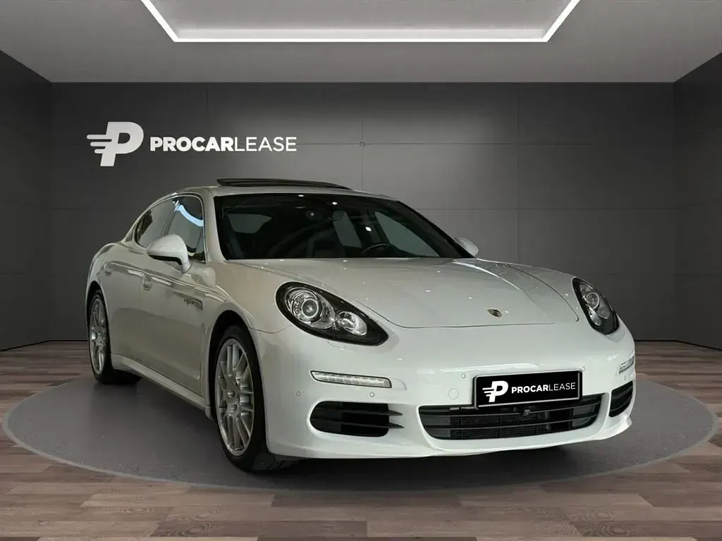 Gebraucht Porsche Panamera 416 PS (305 kW) 2014 Weiß Kleinwagen