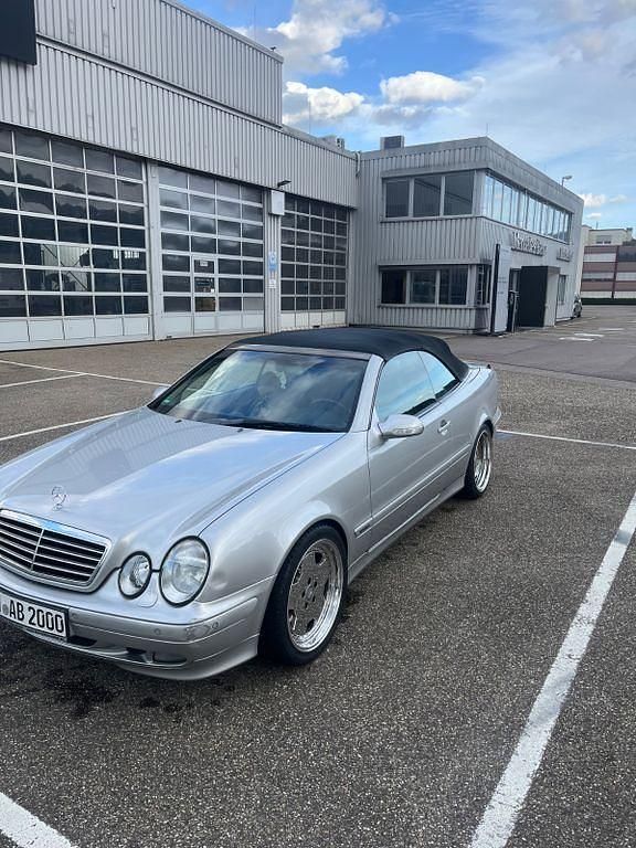 Silber Gebraucht 2000 Mercedes CLK320 Elegance Cabrio | 3.299 € - Bild 1/4