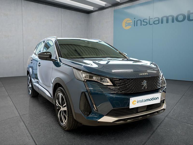 Blau Gebraucht 2023 Peugeot 3008 Van / Kleinbus | 29.649 € (Etwas zu teuer) - Bild 1/4