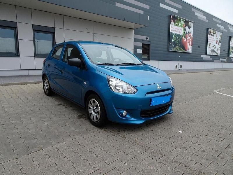 Blau Gebraucht 2014 Mitsubishi Space Star Plus Limousine | 4.399 € (Fairer Preis) - Bild 1/4
