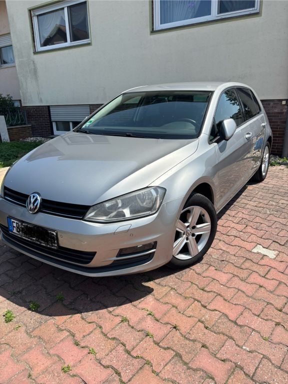 Silber Gebraucht 2013 VW Golf VII Trendline Limousine | 7.500 € (Fairer Preis) - Bild 1/4