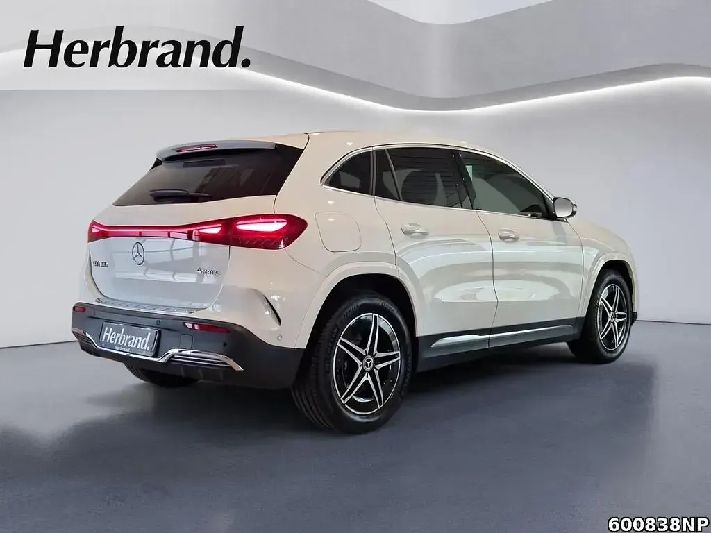Gebraucht Mercedes EQA300 AMG 167 kW (228 PS) 2025 Unilack polarweiß SUV