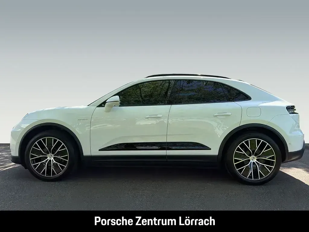 Begagnad Porsche Macan 300 kW (408 HK) 2024 Vit SUV