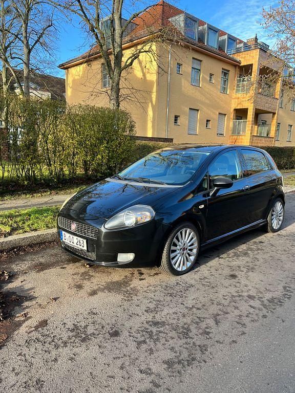 Schwarz Gebraucht 2009 Fiat Grande Punto Sport Kleinwagen | 3.450 € (Fairer Preis) - Bild 1/4