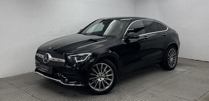 Schwarz 040 uni Gebraucht 2022 Mercedes GLC400d AMG Coupé | 55.400 € (Fairer Preis) - Bild 1/4
