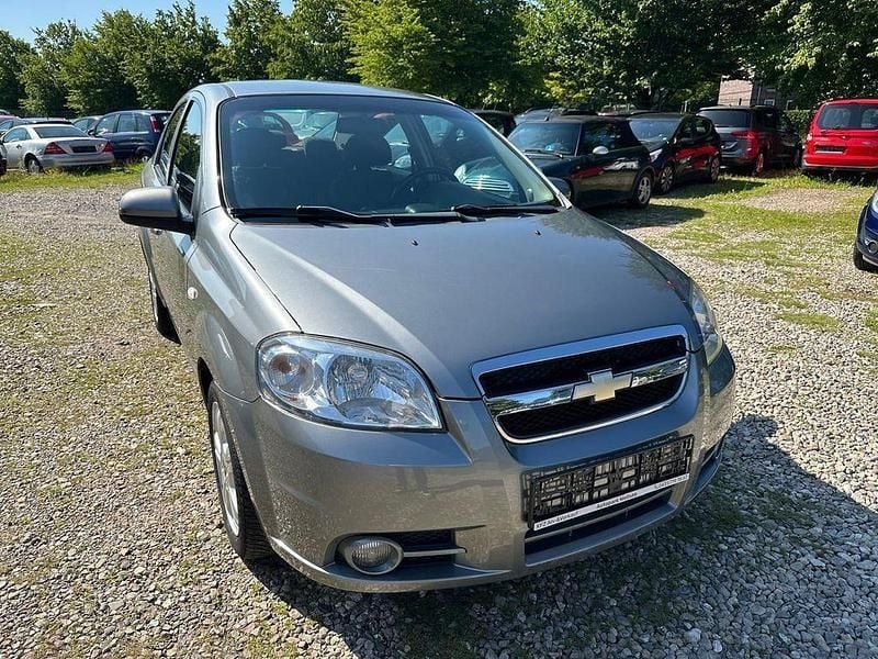 Grau Gebraucht 2011 Chevrolet Aveo LT Limousine | 2.999 € (Fairer Preis) - Bild 1/4