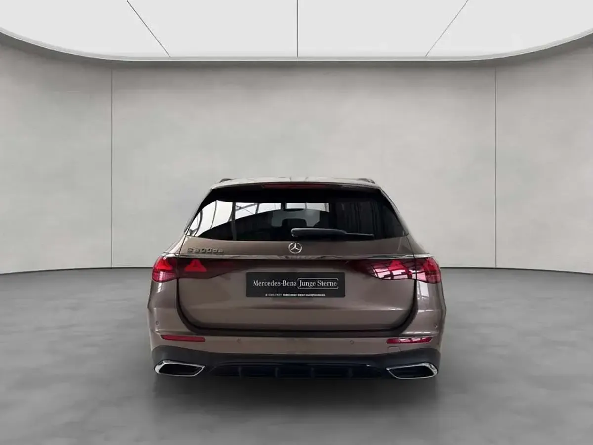 Gebraucht Mercedes E300 AMG 313 PS (230 kW) 2024 Samtbraun metallic Kombi
