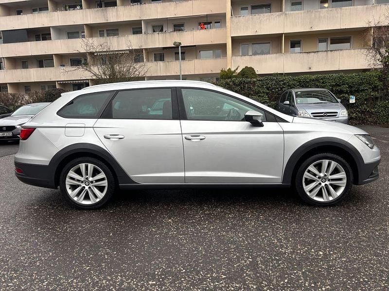 Gebraucht Seat Leon X-Perience 4Drive 184 PS (135 kW) 2015 Eissilber/estrella silver Kombi