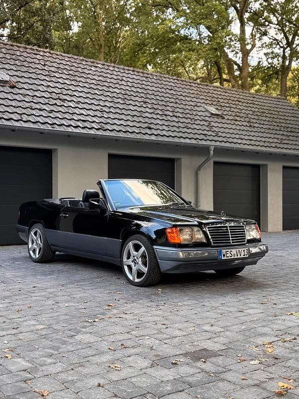 Gebraucht Mercedes E320 220 PS (161 kW) 1995 Schwarz Cabrio