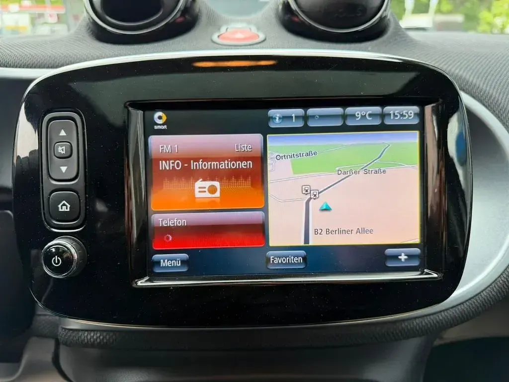 Używany Smart ForFour Passion 90 KM (66 kW) 2019 Czarny Hatchback