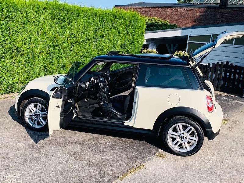 Gebraucht Mini Cooper 122 PS (89 kW) 2012 Weiß Kleinwagen