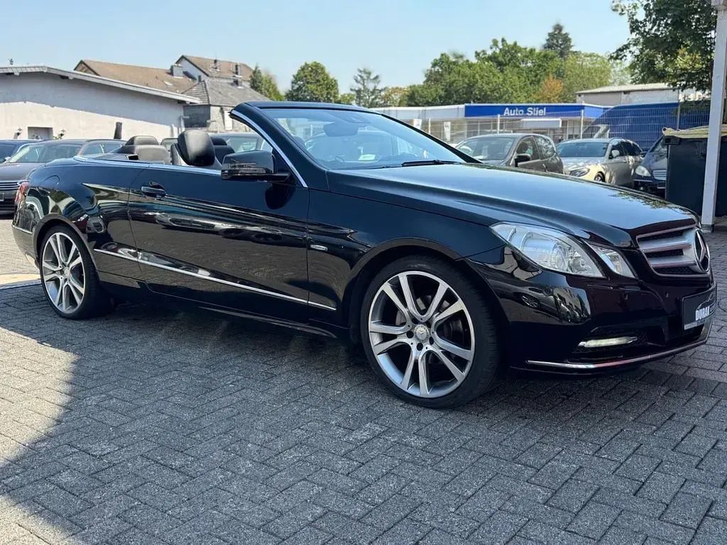 Gebraucht Mercedes 220 170 PS (125 kW) 2012 Schwarz Cabrio