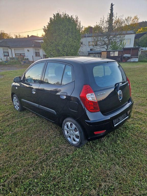 Gebraucht Hyundai i10 Classic 69 PS (50 kW) 2012 Schwarz Kleinwagen