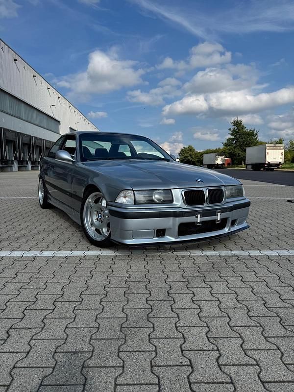 Silber Gebraucht 1997 BMW M3 Coupé | 23.500 € (Fairer Preis) - Bild 1/4