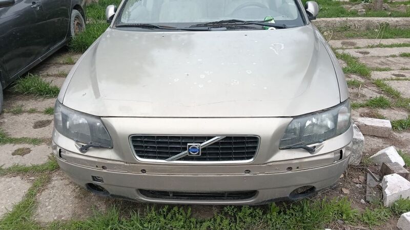Beige Gebraucht 2002 Volvo S60 Limousine | 1.300 € (Superpreis) - Bild 1/4