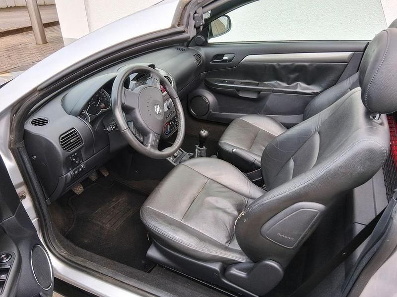 Gebraucht Opel Tigra Basis 90 PS (66 kW) 2006 Silber Cabrio