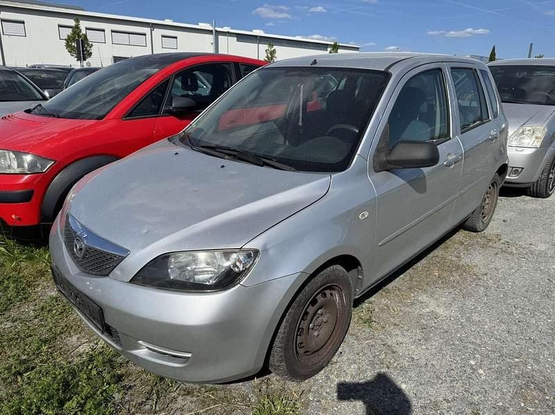 Silber Gebraucht 2005 Mazda 2 Active Limousine | 850 € (Superpreis) - Bild 1/4