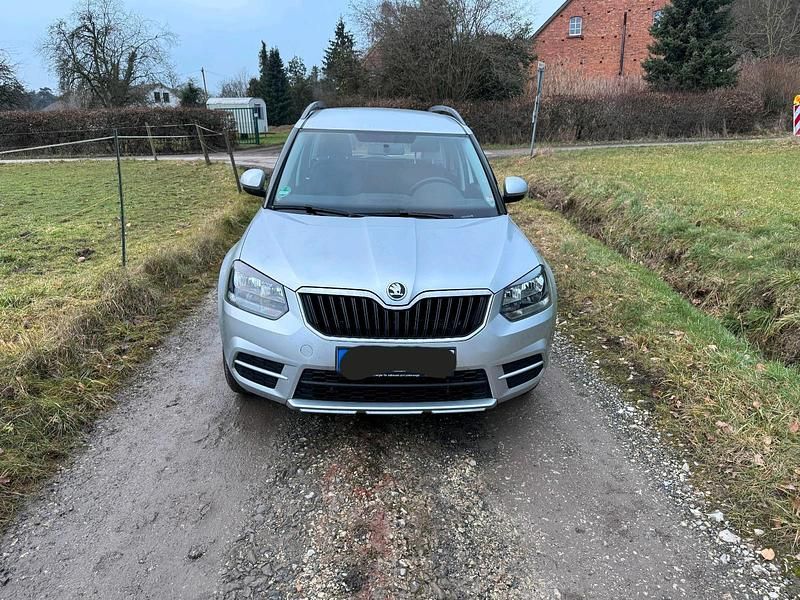 Silber Gebraucht 2014 Skoda Yeti SUV | 4.750 € (Guter Preis) - Bild 1/4