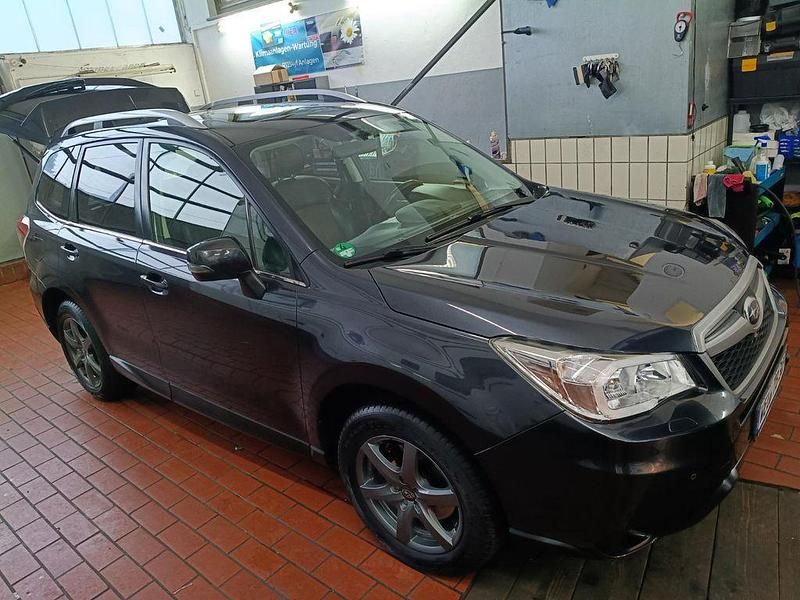 Gebraucht Subaru Forester Premium 147 PS (108 kW) 2015 Grau SUV
