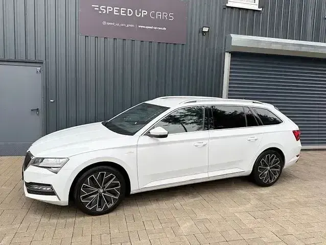 Gebraucht Skoda Superb Business Line 200 PS (147 kW) 2023 Weiß Kombi