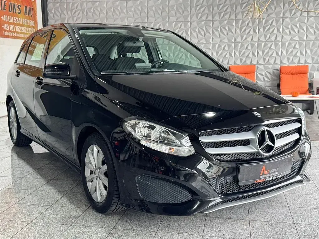 Gebraucht Mercedes B200 136 PS (100 kW) 2015 Schwarz Kleinwagen